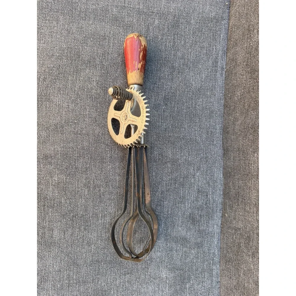 Vintage A&J‎ Bright Red Wooden Handle Egg Beater Hand Mixer Patent 1923 USA
